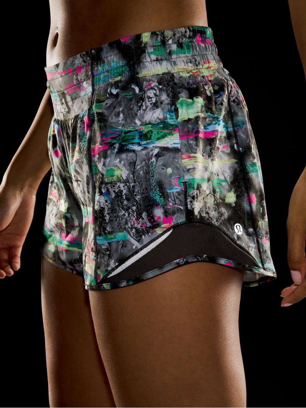 Lululemon Hotty Hot High-Rise Lined Short 2.5" Paint Drift Multi Graphite Grey 6